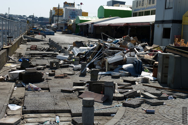 津波の被害を受けた那珂湊さかな市場