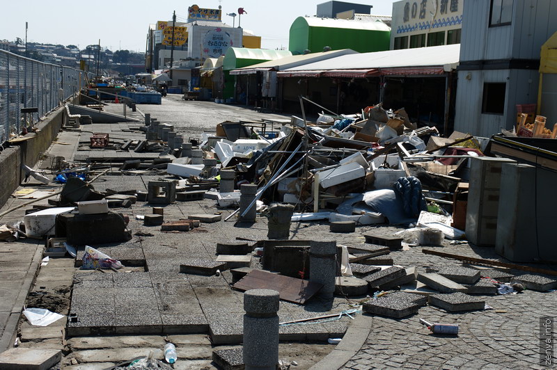 Naka-minato fish market after tsunami