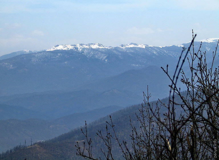 Главный Кавказский хребет у Туапсе в апреле