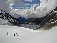Snow cover measurements on Djankuat glacier 1