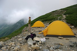 北岳山荘でキャンプ