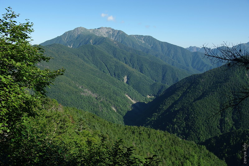 仙丈ケ岳と野呂川