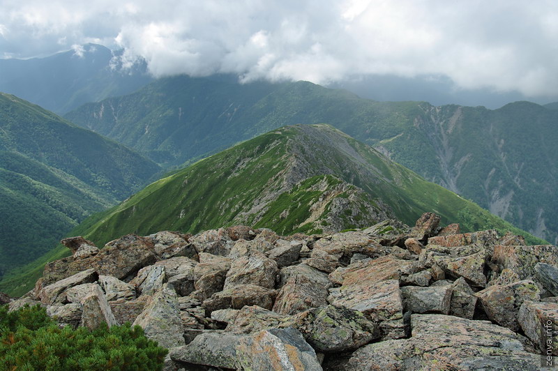 三峰岳から熊ノ平