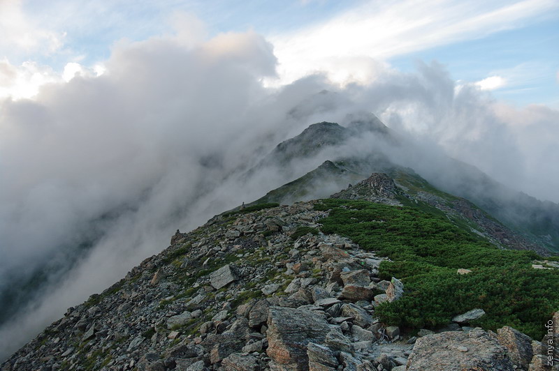 北岳を流れる雲