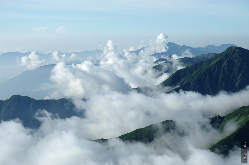 北岳山頂から南方面