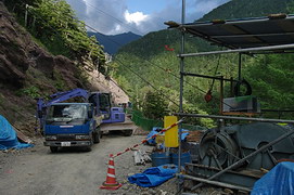 治山運搬路の道路工事