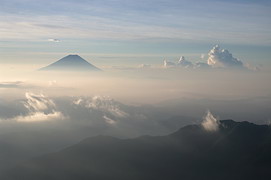 北岳から富士山