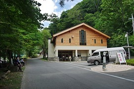 広河原アルペンプラザとタクシー乗り場