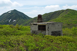 カケスガ峰から眺める前山と雁戸山